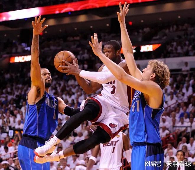 06年NBA总决赛，迈阿密热火与达拉斯小牛的对决